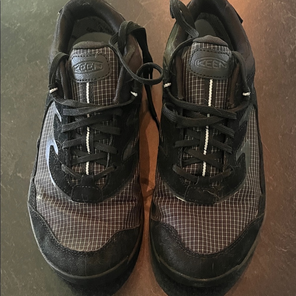 Keen Men's Black and Gray Athletic Shoes